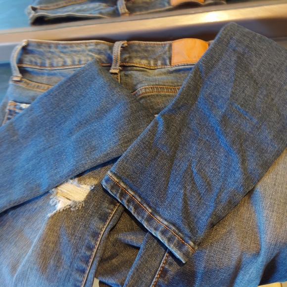 Aeropostale High Rise Jeggings, distressed gently used size 2 short - Picture 7 of 7